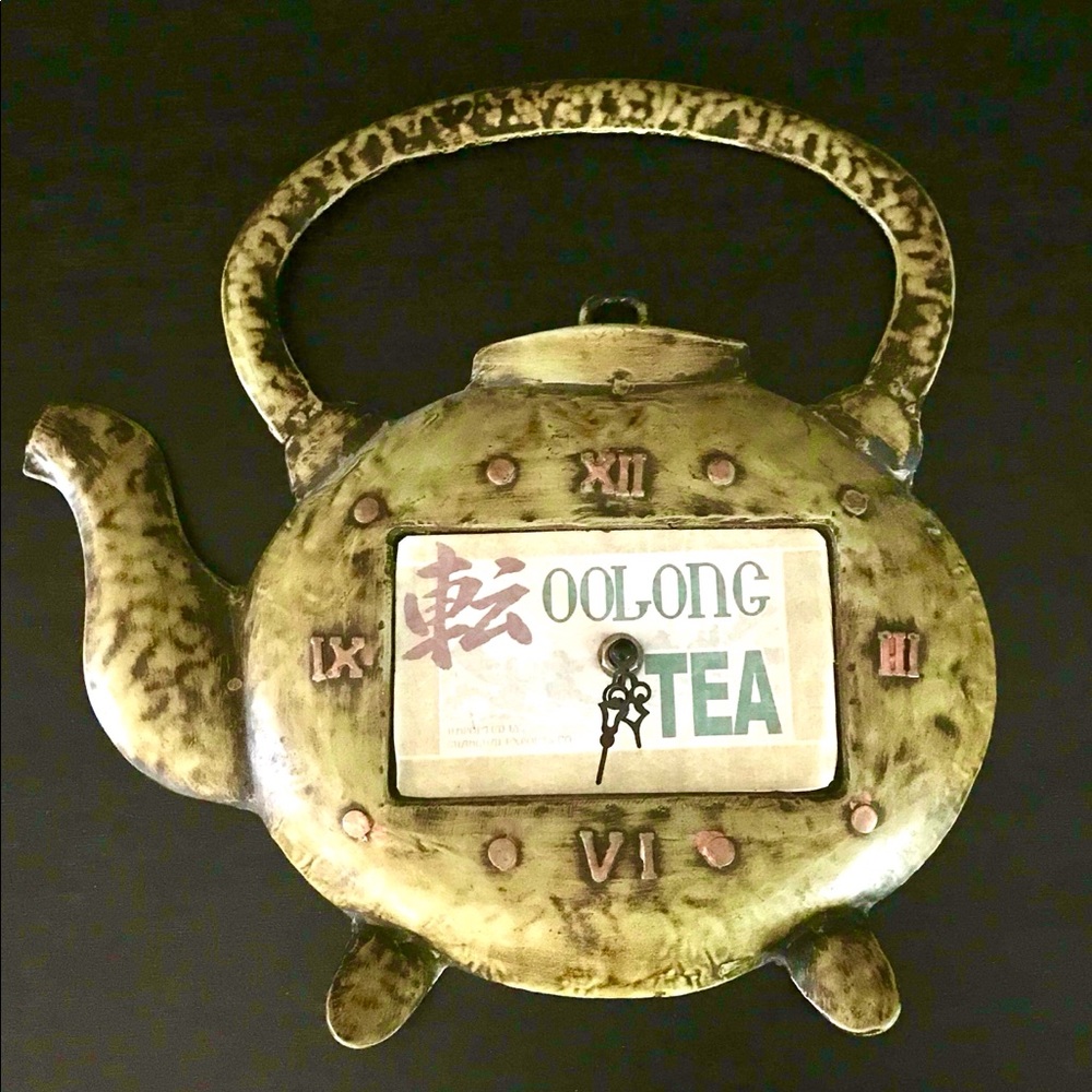 Teapot shaped Clock